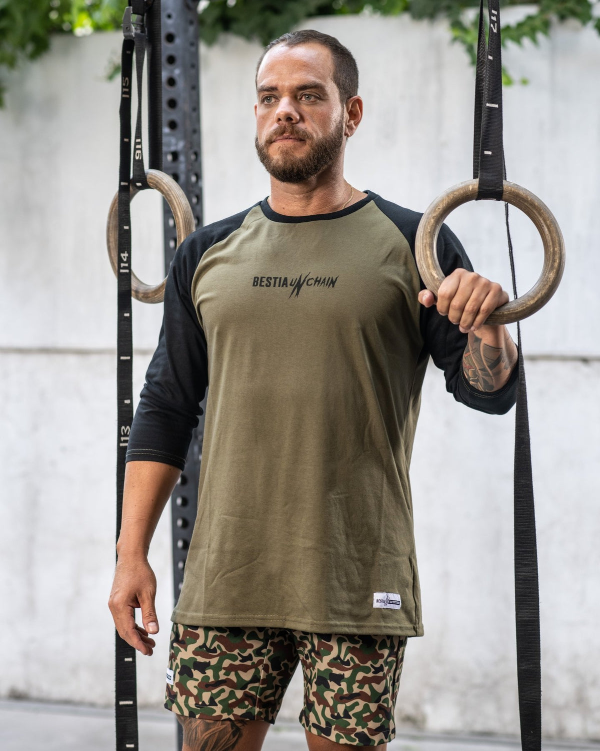 Polera Deportiva Hombre Manga 3/4 Verde Olivo - Bestia Outfitters