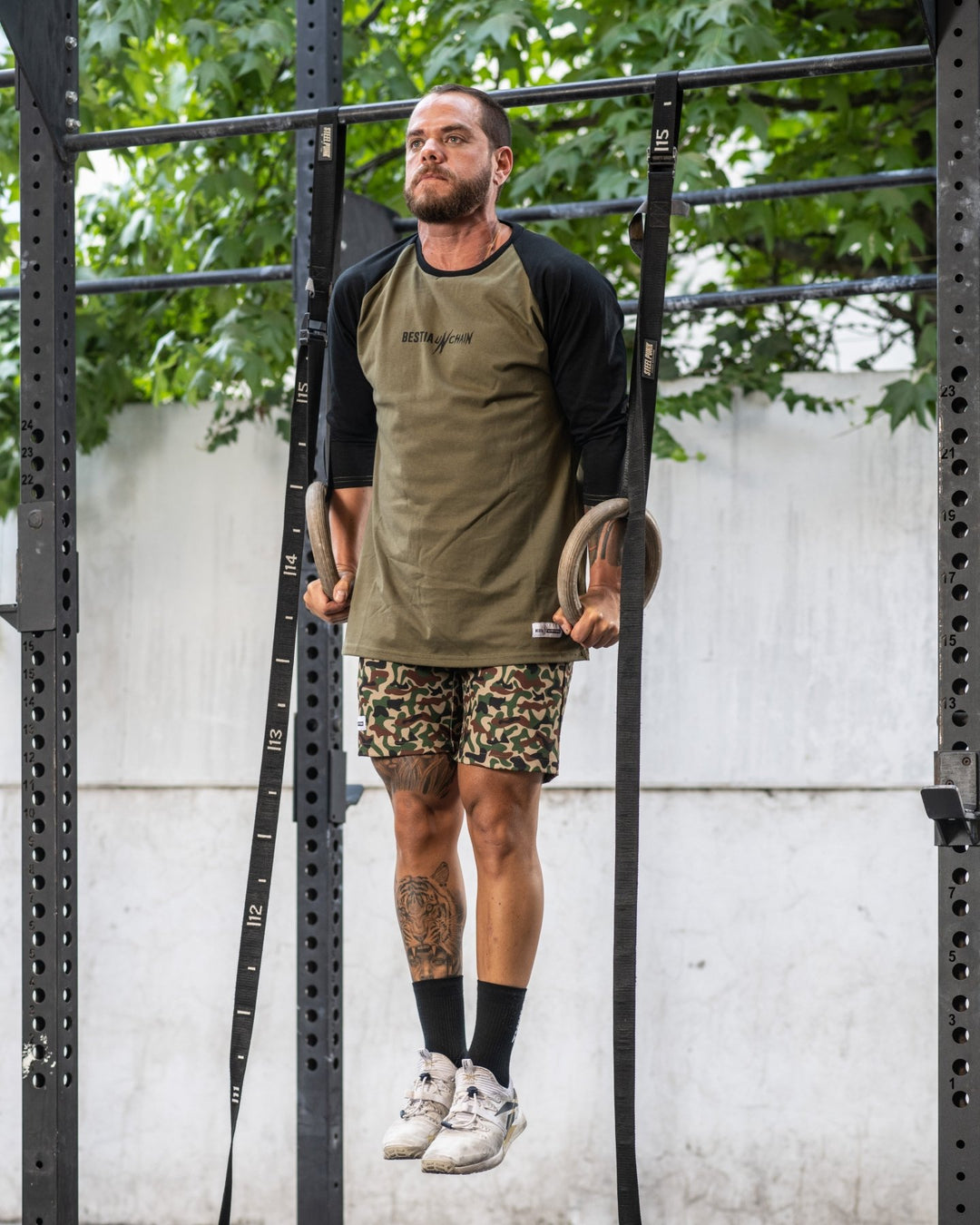 Polera Deportiva Hombre Manga 3/4 Verde Olivo - Bestia Outfitters