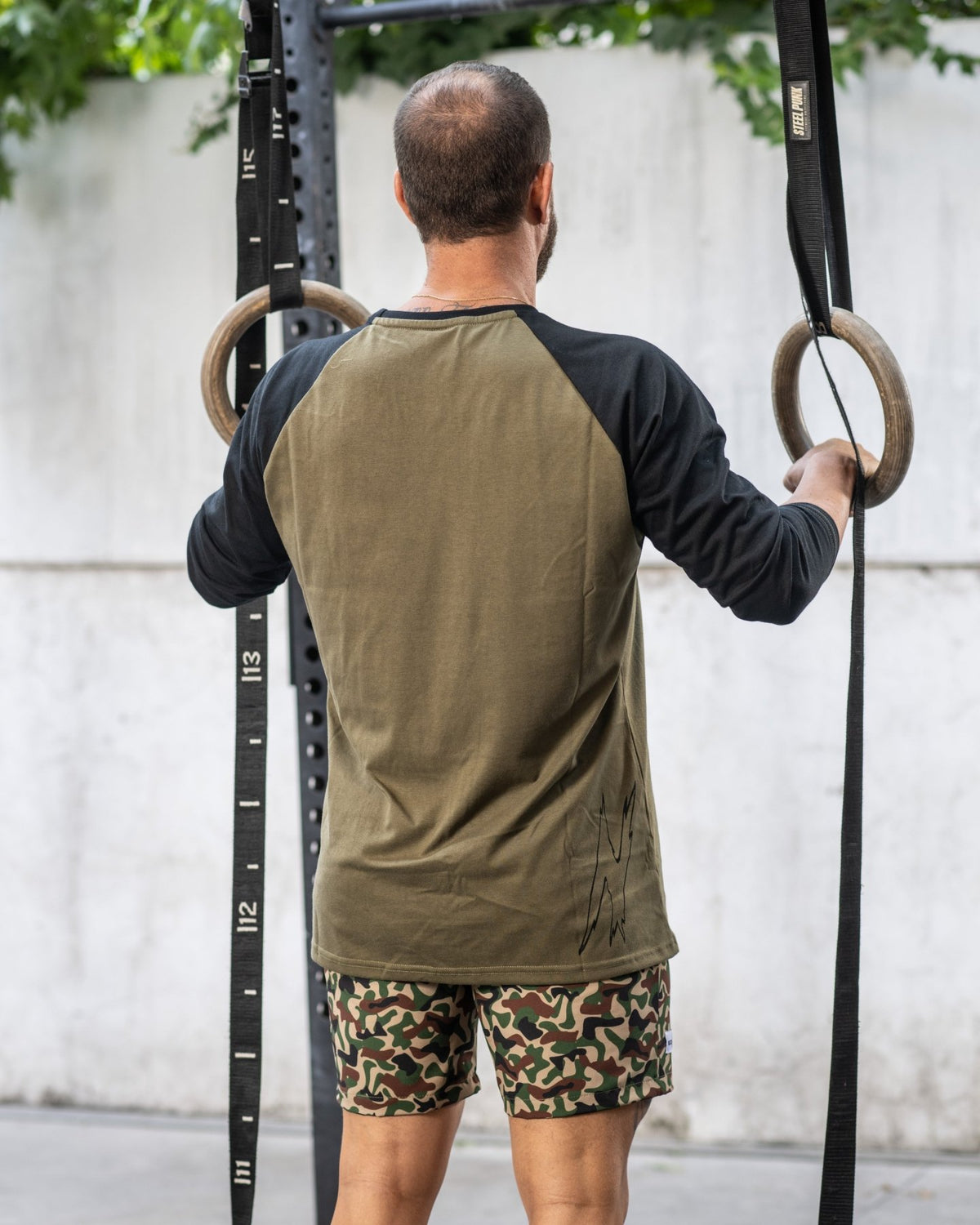 Polera Deportiva Hombre Manga 3/4 Verde Olivo - Bestia Outfitters