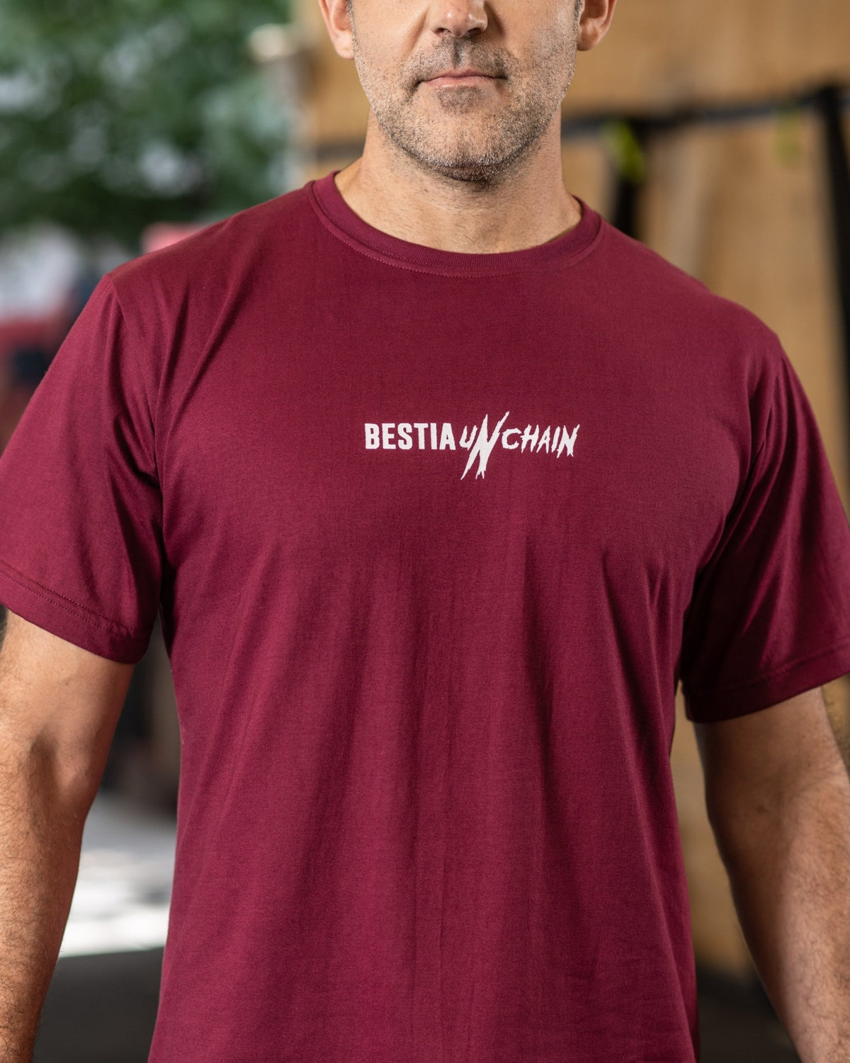 Polera Deportiva Hombre Vino - Bestia Outfitters