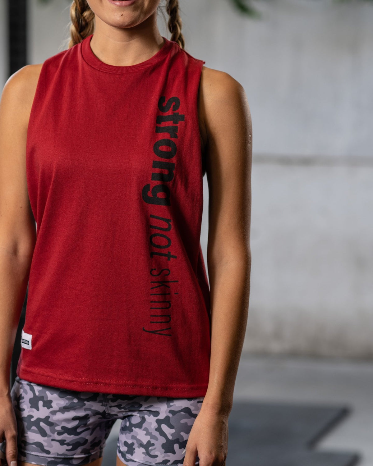 Polera Tank Mujer Roja - Bestia Outfitters