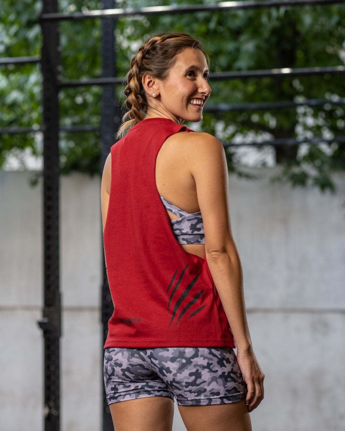 Polera Tank Mujer Roja - Bestia Outfitters