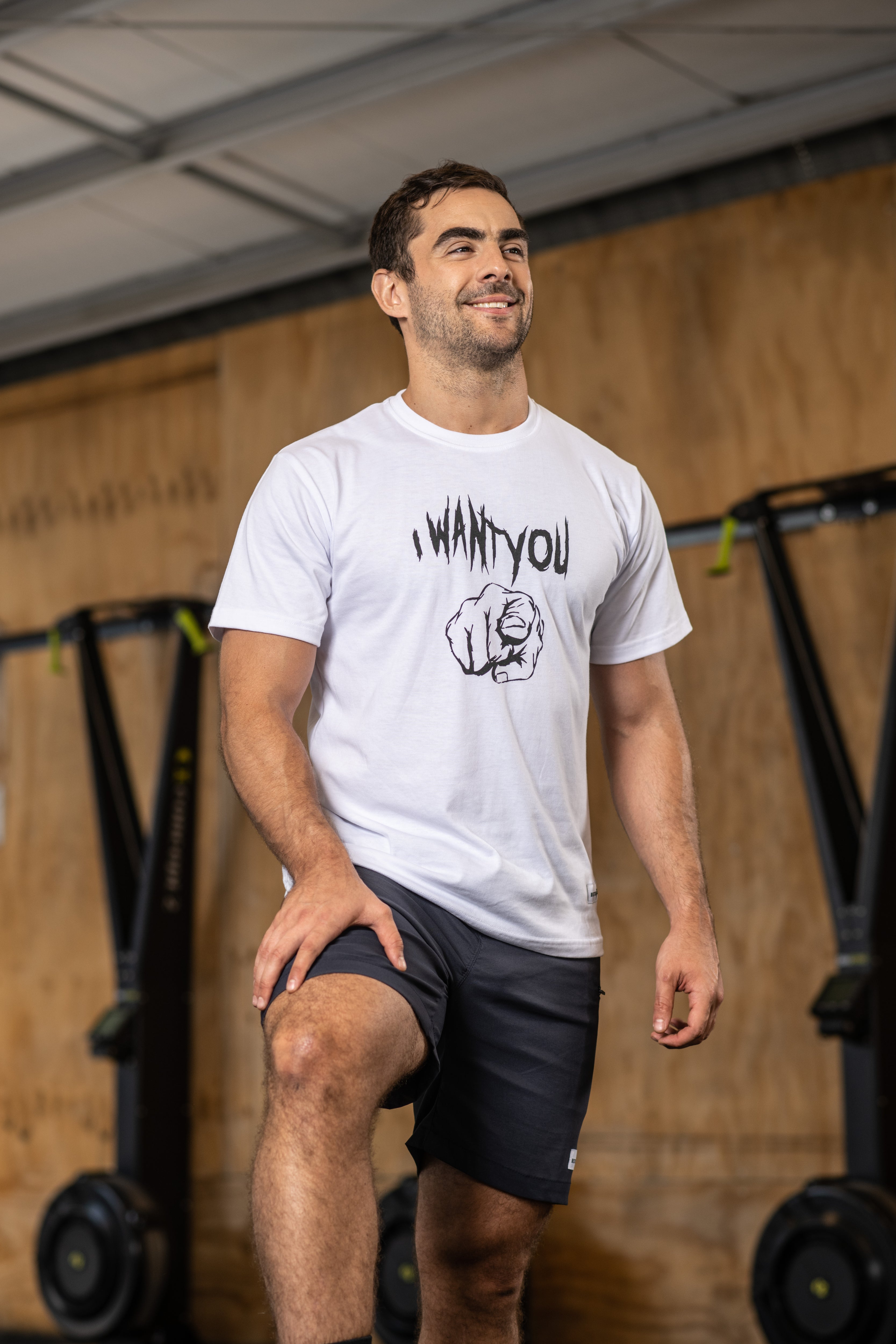 Polera Deportiva Hombre Blanca I Want You - Bestia Outfitters