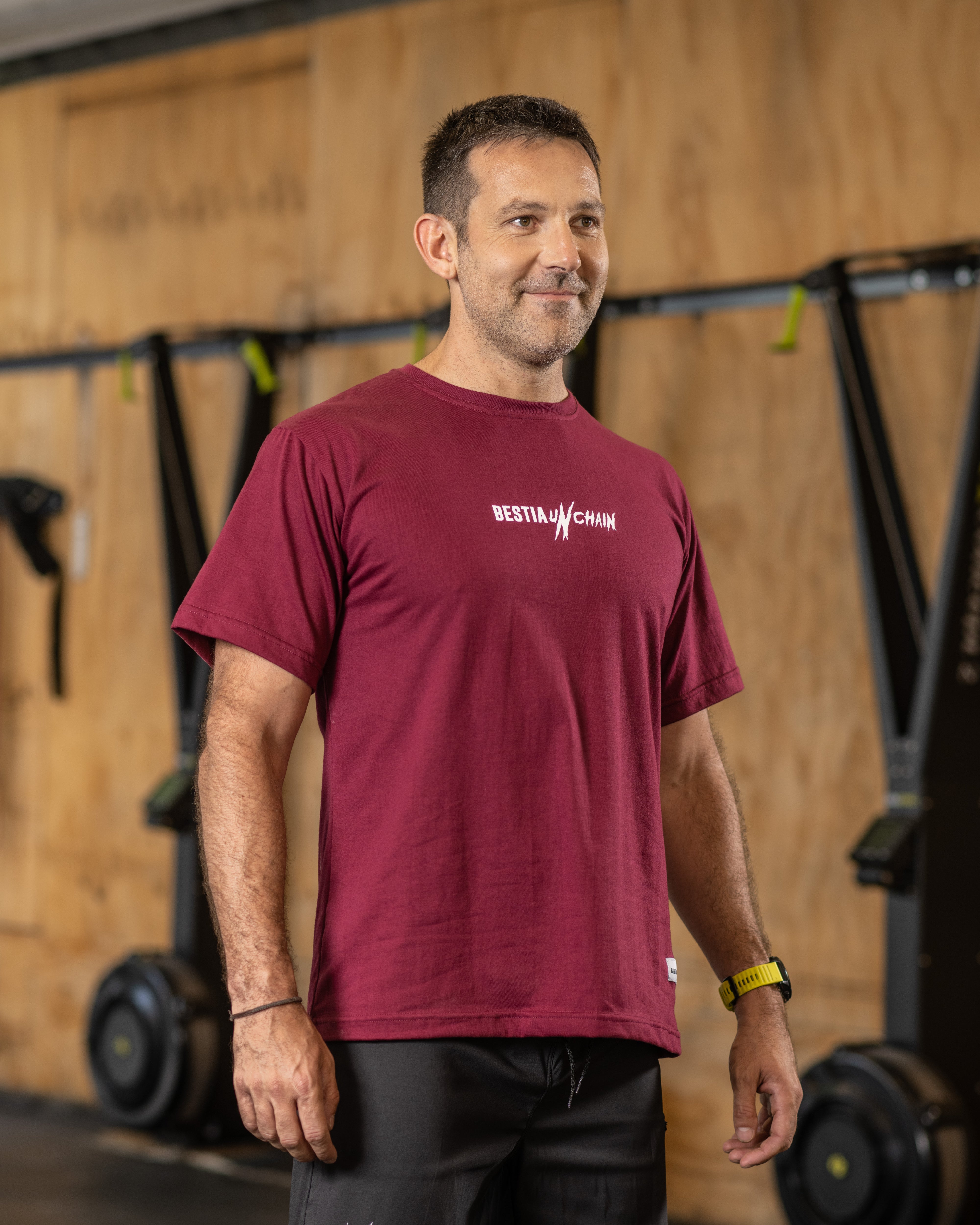 Polera Deportiva Hombre Vino - Bestia Outfitters